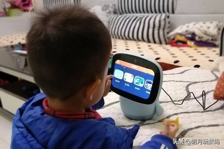 陪伴机器人儿童学习,ai早教学习机器人哪个好用