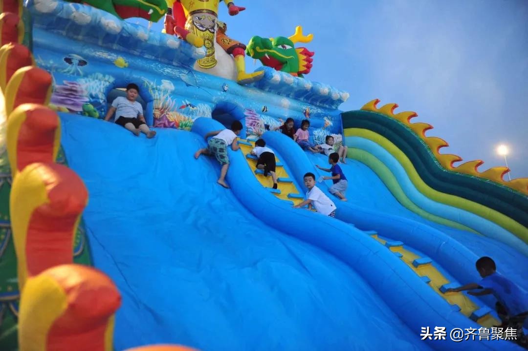 济南趵突泉泉城路夜市,济南有烟火气的夜市