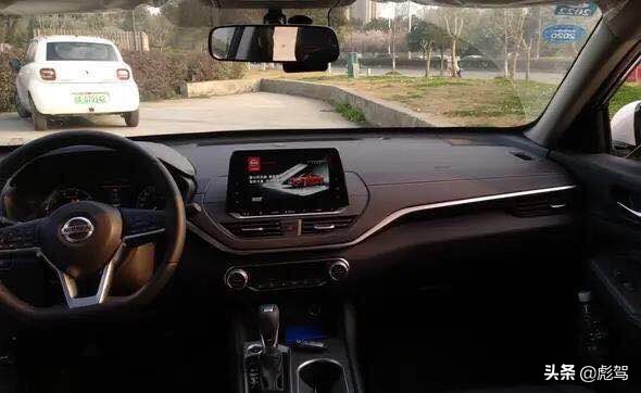 日系天籁2.5试驾视频,日产天籁2.0自吸深度测评