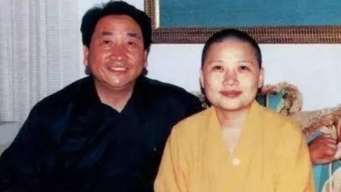 李娜出家视频唱的是李娜本人么,李娜在歌坛有怎样的地位