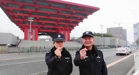 30年发展，上海浦东看似没变的红绿灯有何不一样？