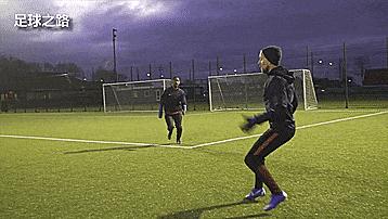 足球比赛中的防守原则有哪些,防守原则足球