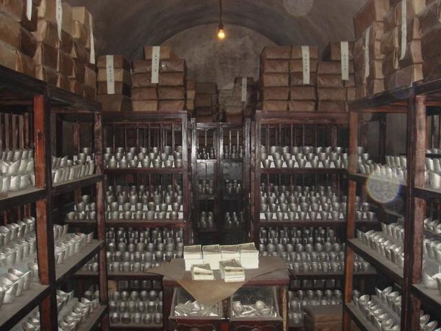 嘉庆皇帝反腐三件怪事,嘉庆帝为什么会在皇宫门前遇刺