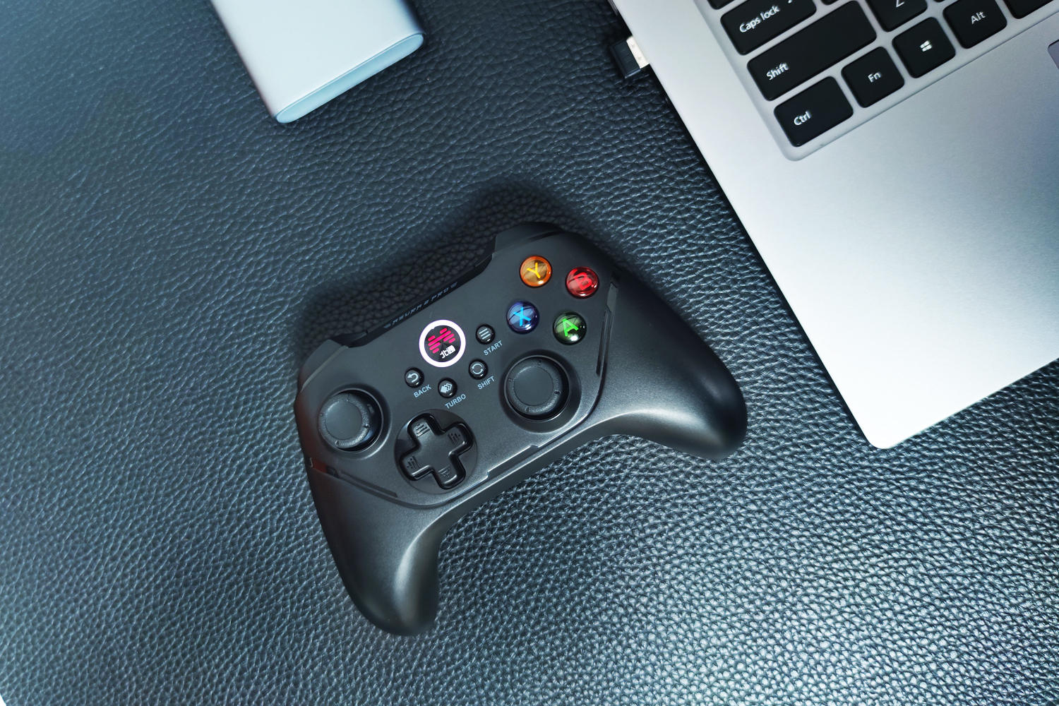 北通阿修罗2pro上手体验，双背键突破手速，畅玩PC电视多平台