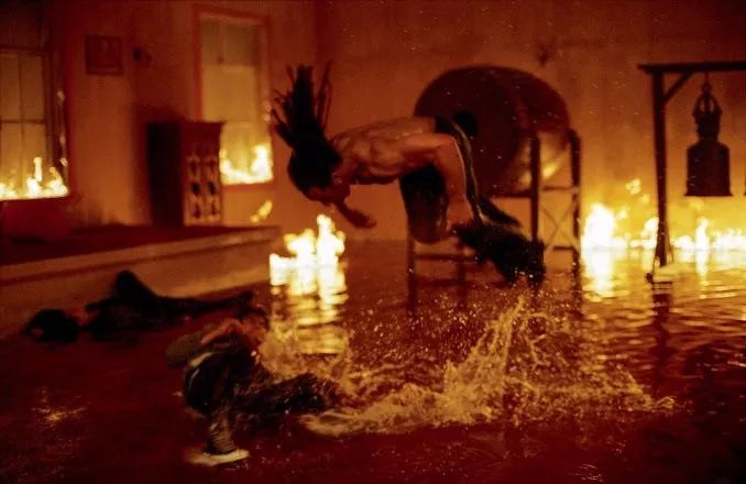 李连杰成龙真实打斗片段,经典武侠李连杰打斗片段