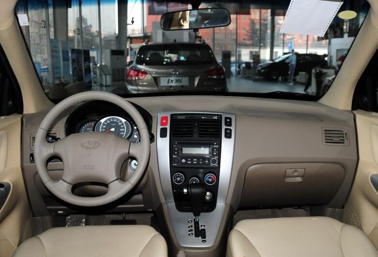 现代途胜8万公里二手车价格,老款09途胜19万公里