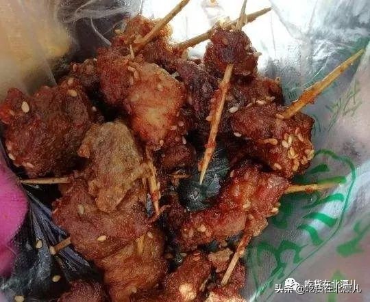 烤鸡、牛肉粒、炸糕、糖葫芦！牛街，我来了
