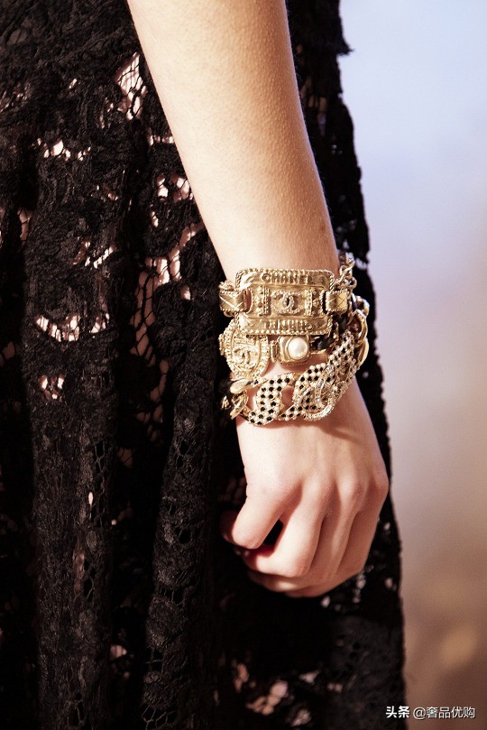 chanel首饰设计,chanel新款金色