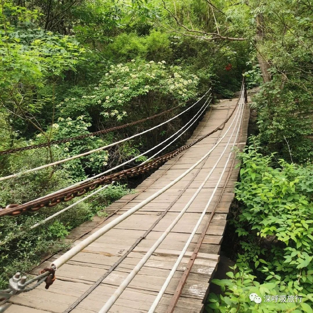 靖西双龙峡网红小火车,京西小九寨二日游