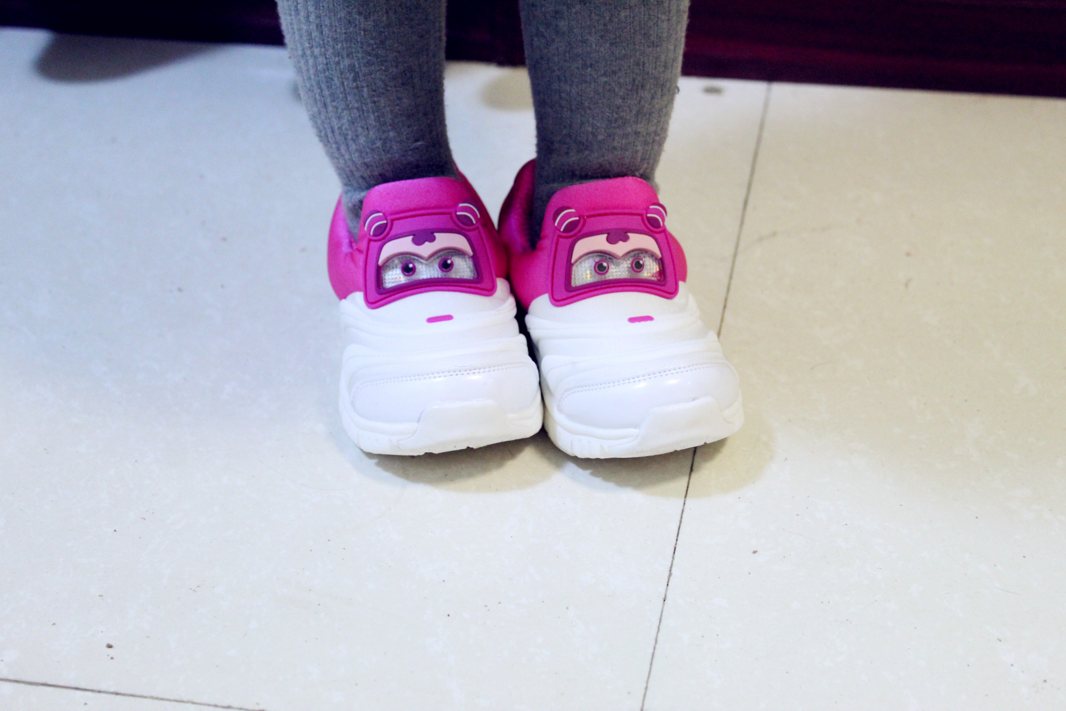 小寻智能轮滑鞋,小寻儿童智能溜冰鞋