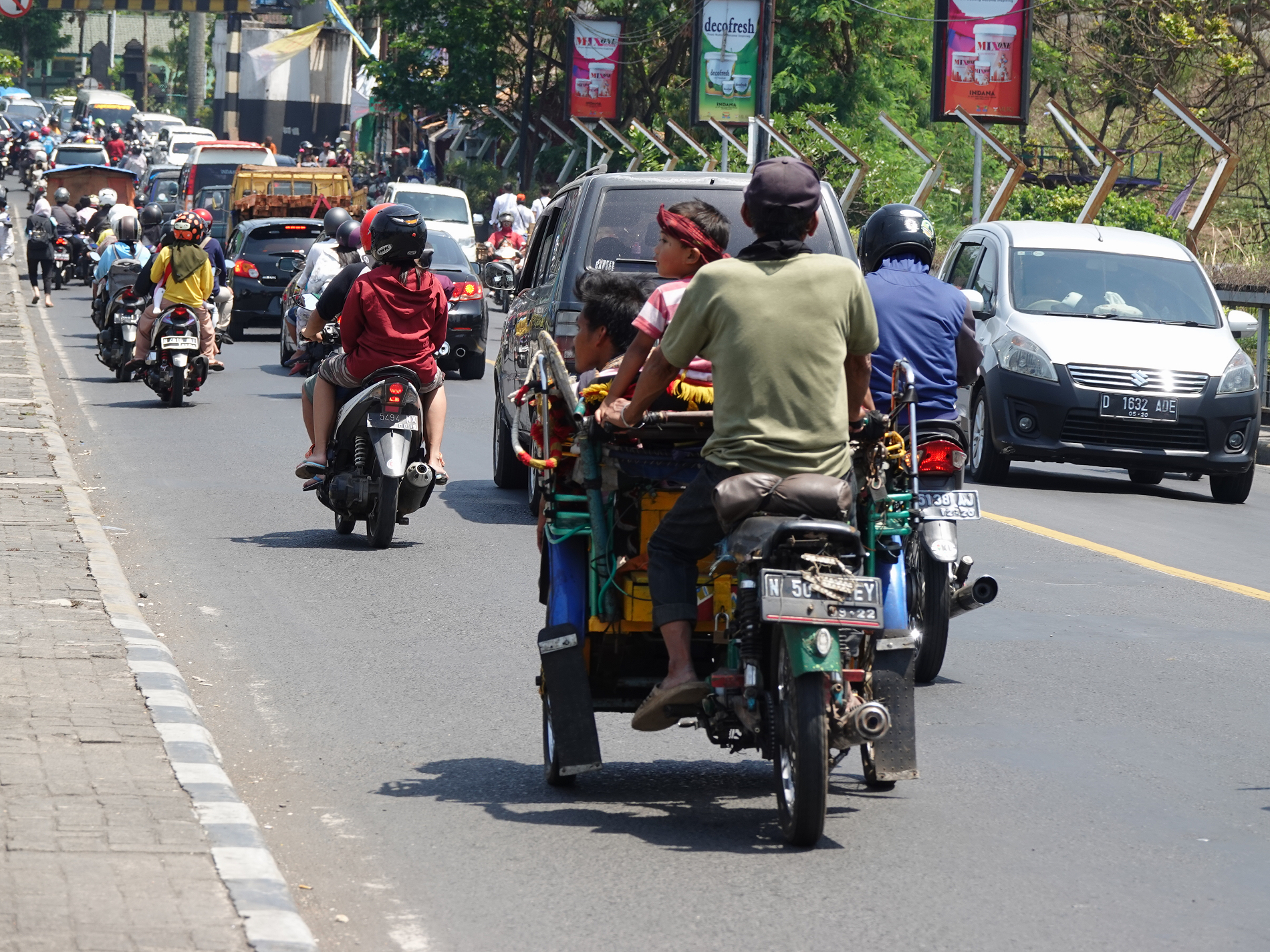 璐皯绐熸渶缇庡僵铏规潙,鍗板凹褰╄櫣鏉戣传姘戠獰