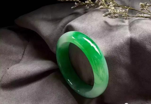 翡翠小秘诀,买翡翠必须要知道的小技巧