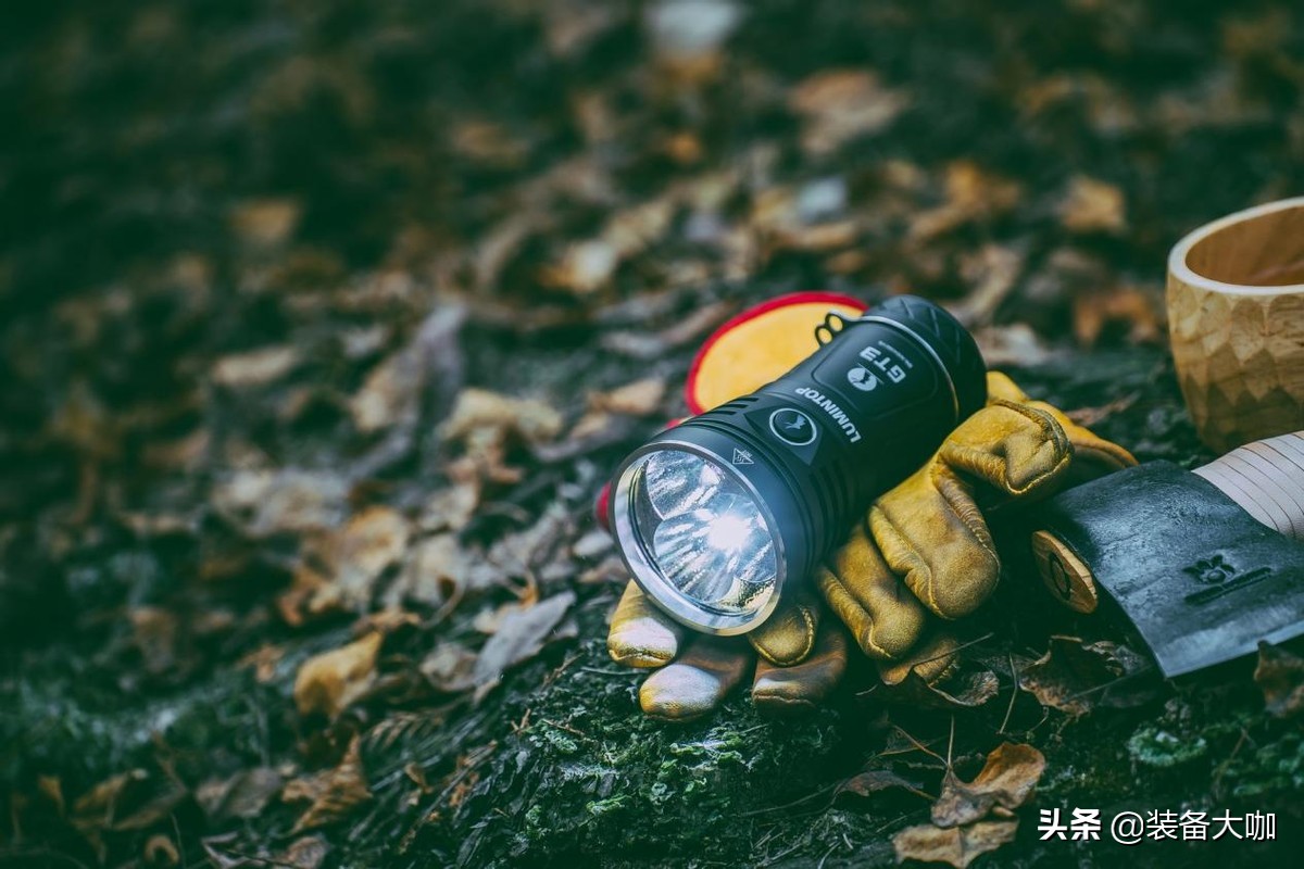 三眼小钢炮手电筒亮吗,三眼小钢炮强光