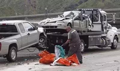 车撞了人了怎么处理最好,车撞了一下怎么报保险