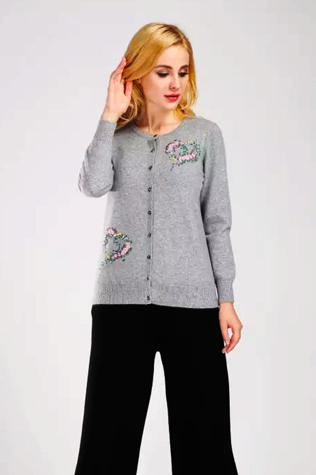 冬季女士必备的羊绒衫,宽松羊绒衫妈妈中国风