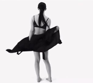 史上最迷离女星之林允被CK挖墙脚，我真香了