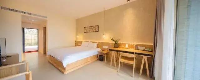 德清最高峰上的云端民宿，躺在离星空最近的床上