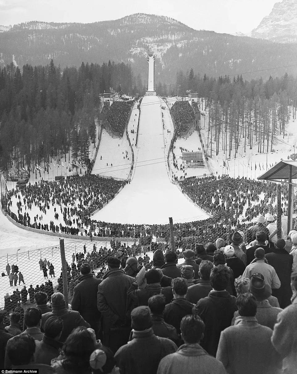 哪一年中国冬奥会会徽亮相,历届冬奥会冬残奥会会徽