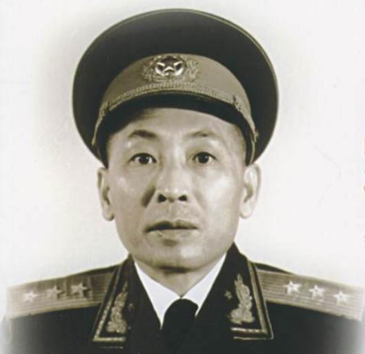 叶飞请示：是不是连美舰一起打？毛*东泽**回答：只打蒋舰，不打美舰