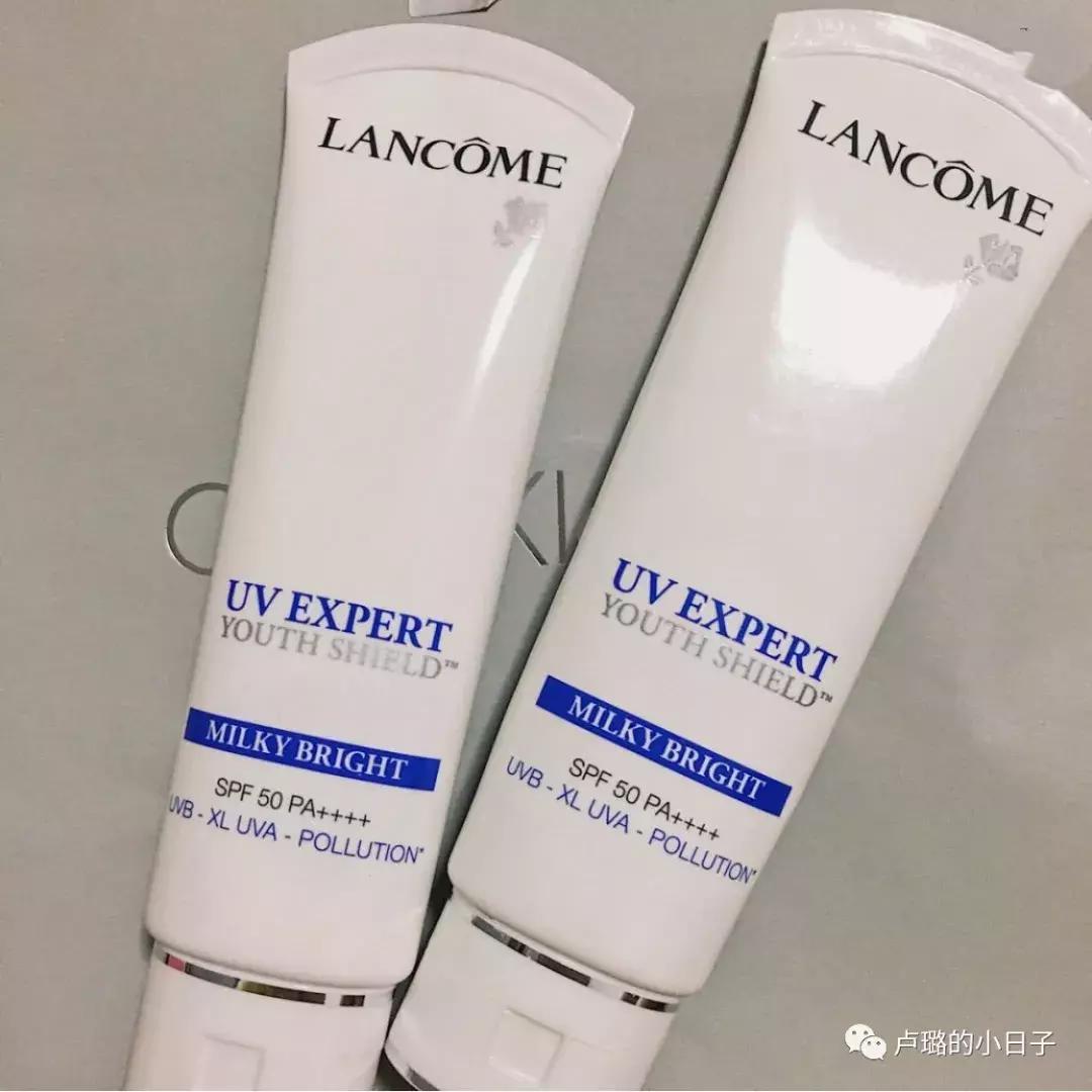 短期旅行必备化妆包是什么,出门手提袋便携女时尚化妆包