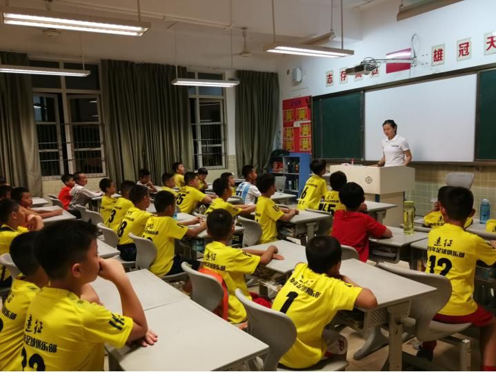 广州恒大青训足球夏令营,鹤壁恒大足球夏令营