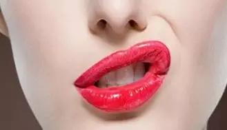 舌头口腔溃疡是什么原因引起的,口腔溃疡是什么原因引起的心火旺