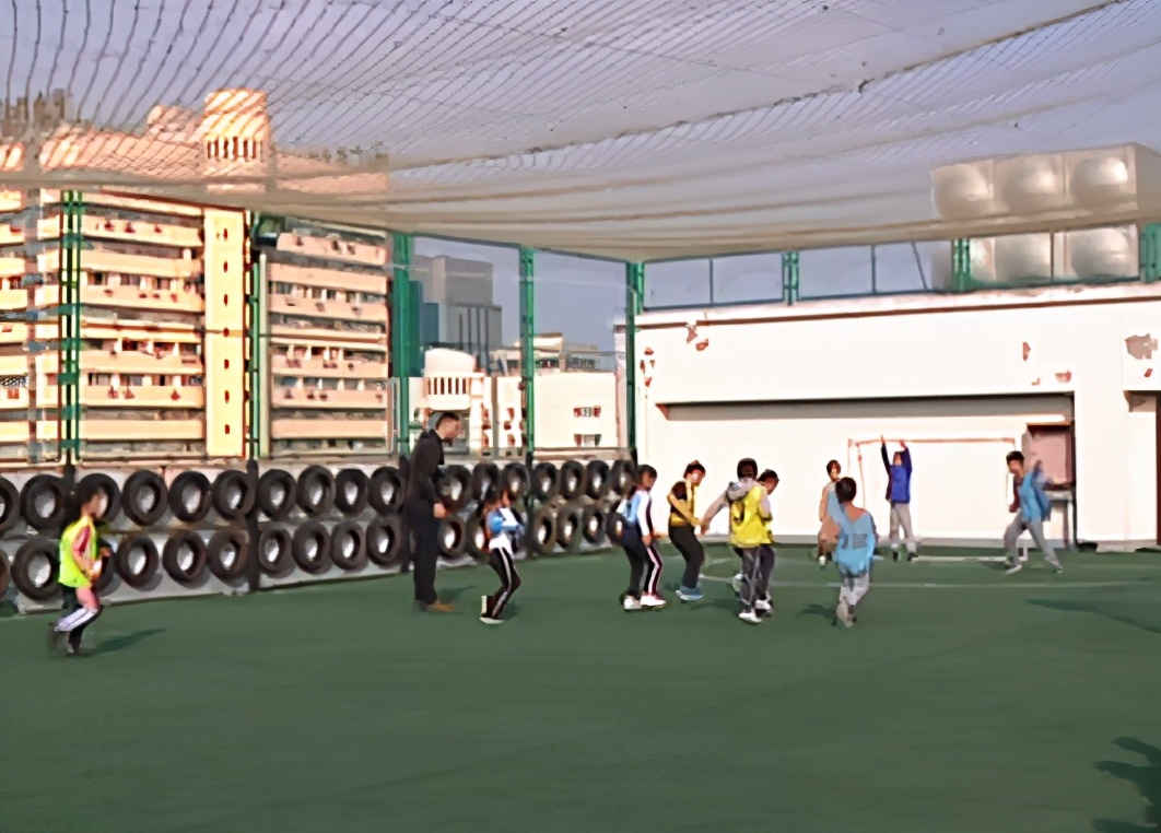 西班牙足球外教,西班牙足球外教进校园