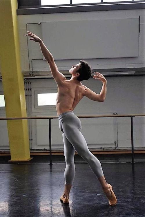 他因为跳芭蕾被霸凌自杀，男生跳芭蕾有什么错？