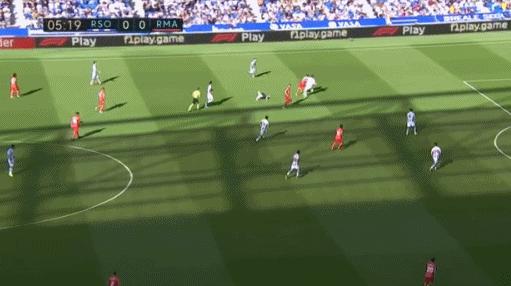 齐达内怒踢德贾明哈,齐达内却用真正玄学带皇马三连冠