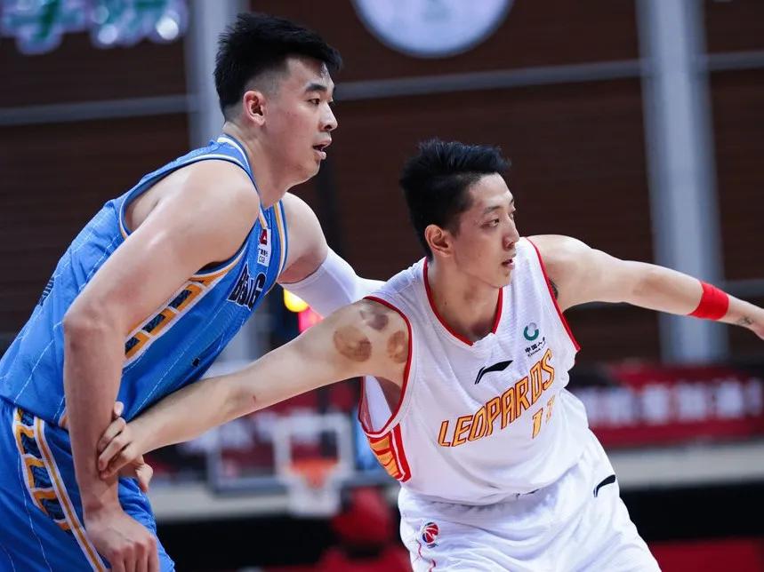 CBA球鞋面面观｜除了快来的尼克杨，他们脚下的球鞋同样有看点