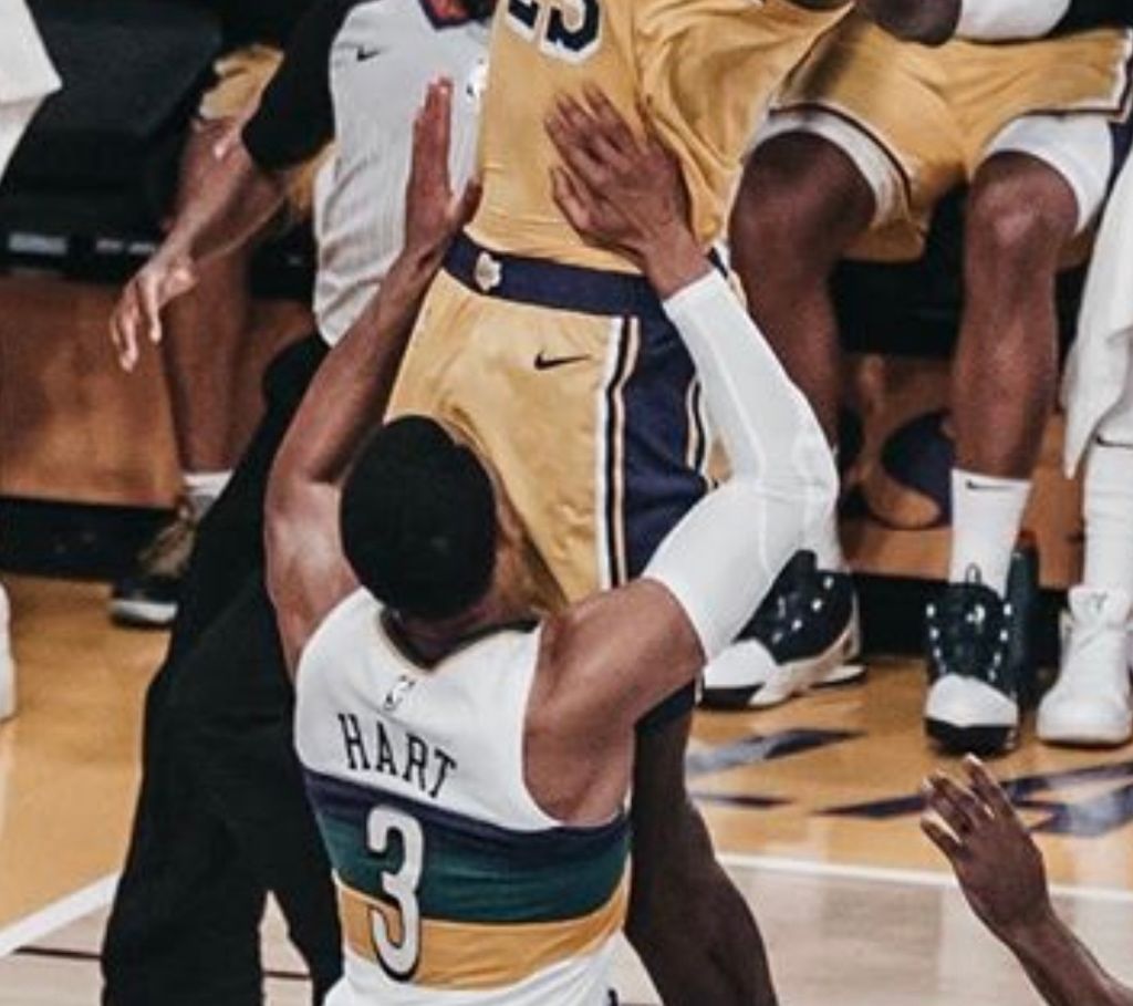 蕾哈娜和詹姆斯破纪录,詹姆斯休战浓眉40分