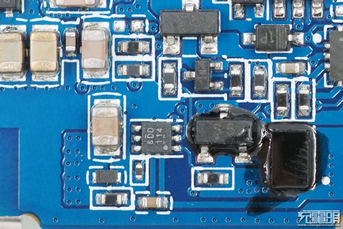 小米无线充电宝10w和30w如何选择,小米充电宝20000毫安50瓦拆箱