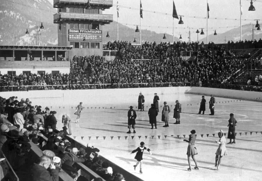 哪一年中国冬奥会会徽亮相,历届冬奥会冬残奥会会徽