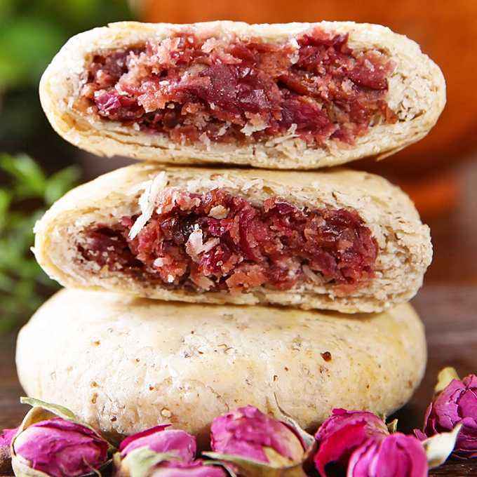 不用去云南也能吃到正宗鲜花饼了,没去过大理却吃到了大理鲜花饼