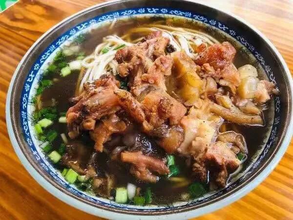 宁波哪里有吃正宗牛肉面的地方,宁波顶流商圈