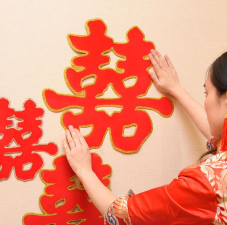 结婚门口喜字及室内喜字怎么贴,结婚喜字怎么贴容易撕