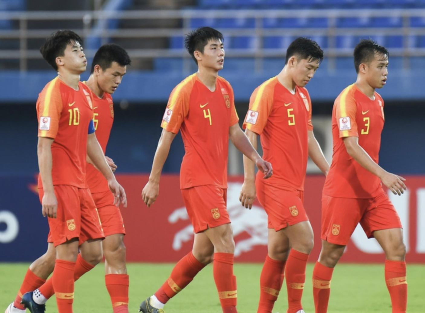 上港队穿10号球衣是谁,上港天才前锋