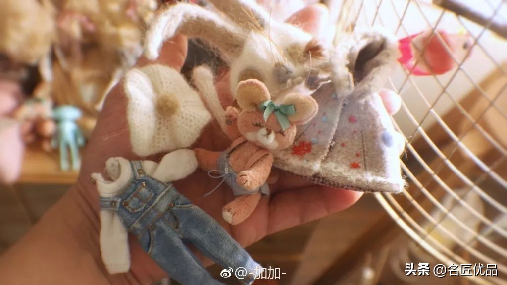 怎么用不要的衣服给玩偶做裙子,怎么给小玩偶做好看的小裙子