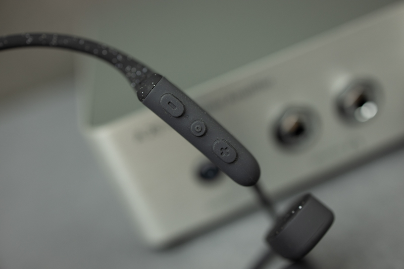 边洗澡边听歌费不费电量,边洗澡边听歌有什么后果