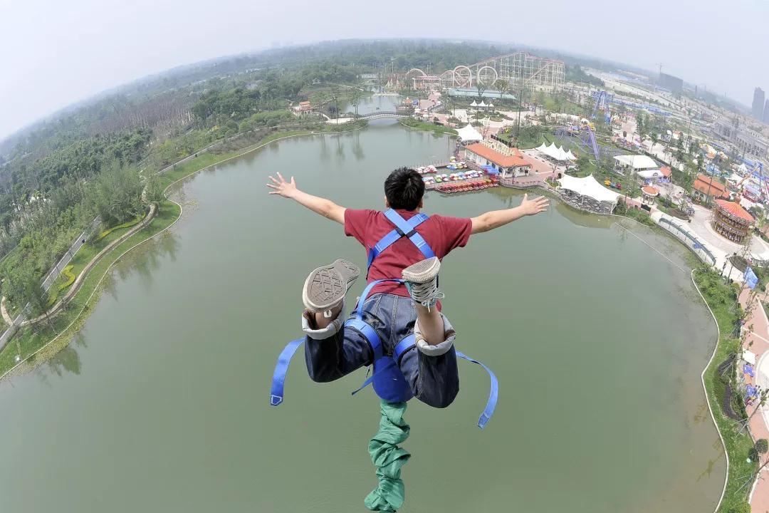 成都极限挑战景点,欢乐游乐园极限挑战