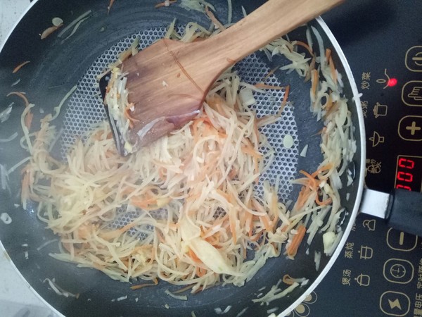 土豆丝炒了半天不熟怎么办,土豆丝一炒就粘锅怎么回事