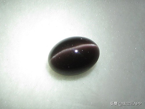 哪种宝石可能显猫眼效应,有猫眼效应却不值钱的宝石有哪些