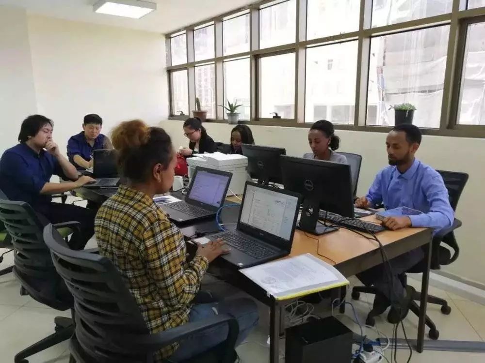 非洲真的很淘金吗？成千上万年轻人在非洲，留下中国品牌足迹