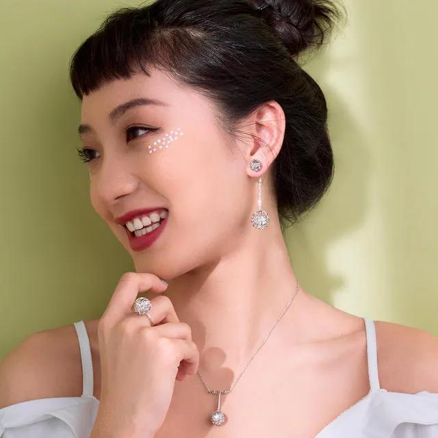 为啥相同的穿搭自己不穿不好看,同样的穿搭为什么别人穿更好看