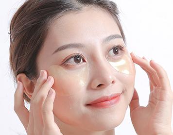 眼袋下垂别总打玻尿酸，学会这2个方法，助你打造紧致双眸