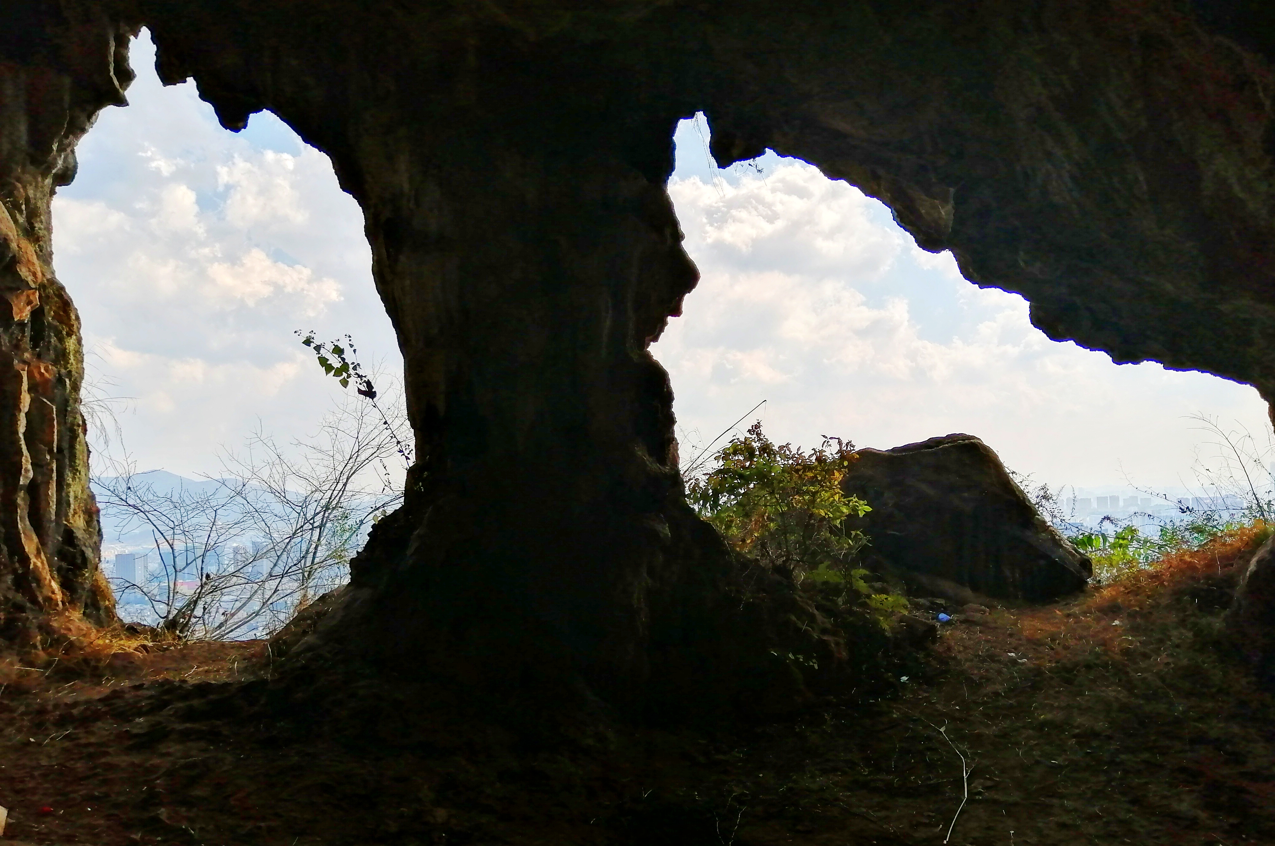 惊喜？悲哀？昆明三环徐霞客探寻过的两个溶洞，还是380年前样子
