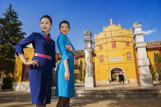 美丽空姐的灿烂笑容,美丽空姐甜美笑容