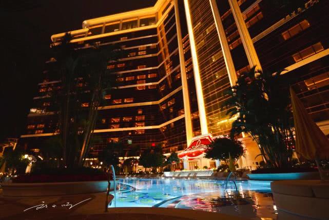 澳门总共有几个豪华酒店,澳门的酒店是全世界最多的吗