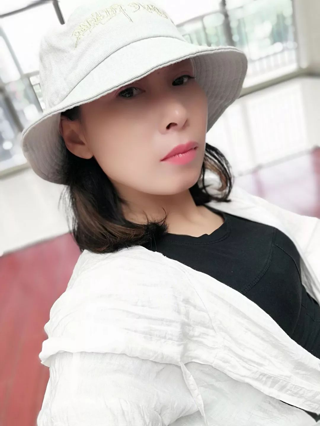 人美诗更美,当代才女有好诗,幽兰子诗集:已是秋心比月凉