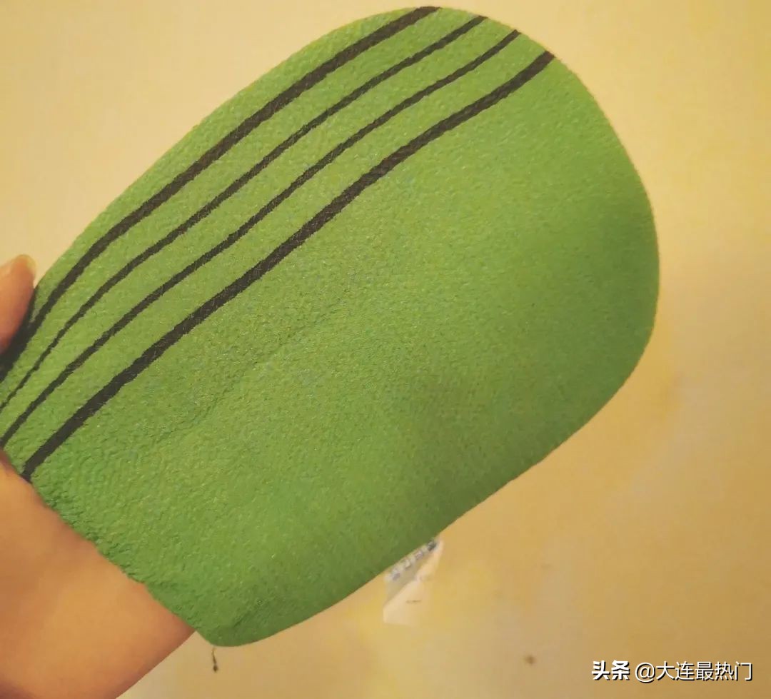 去澡堂搓澡要多长时间,多久用搓澡巾搓一次澡最好